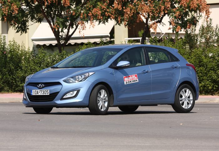 Στην ελληνική αγορά το i30 είναι διαθέσιμο σε τρία επίπεδα εξοπλισμού, για τον βενζινοκινητήρα 1.4 με ισχύ 100 PS.